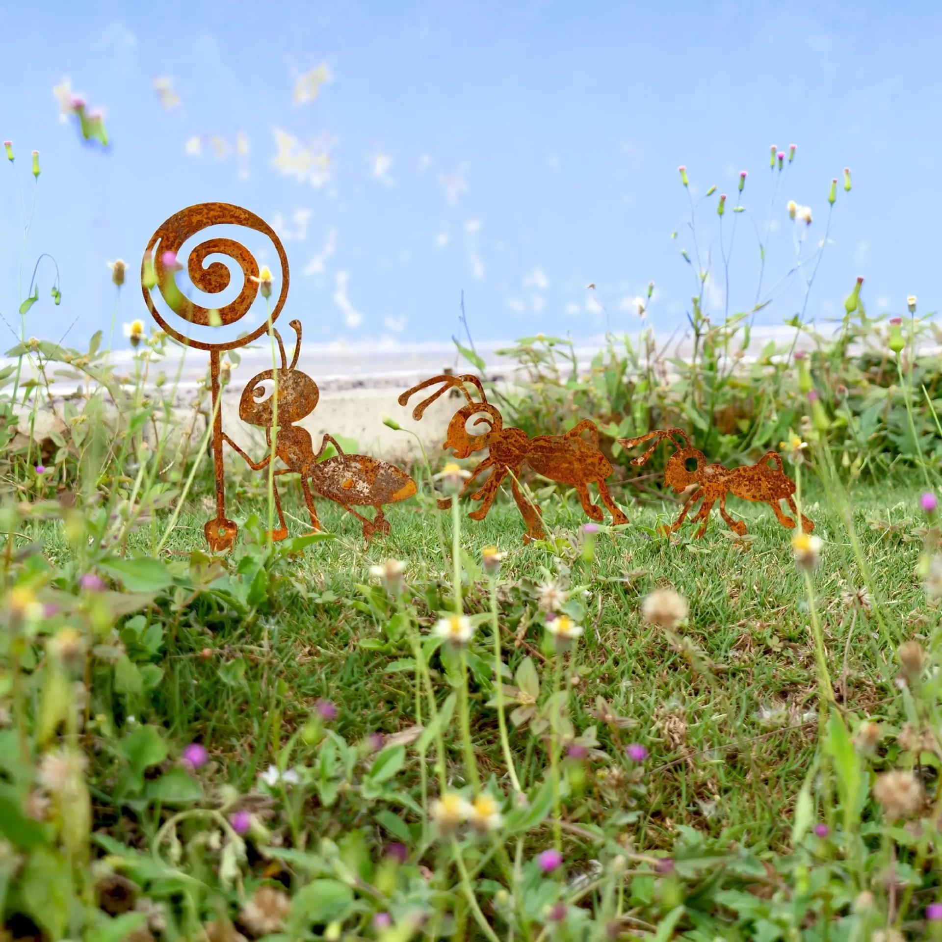 Rusty Metal Ant Garden Stake Outdoor Decor, Vintage Rust Iron Ant Silhouette Yard Art, Decorative Garden Lawn Plant Stake for Flower Beds, Patio, Backyard, Farmhouse Landscape, Weather-Resistant Outdoor Sculpture Housewarming Gift