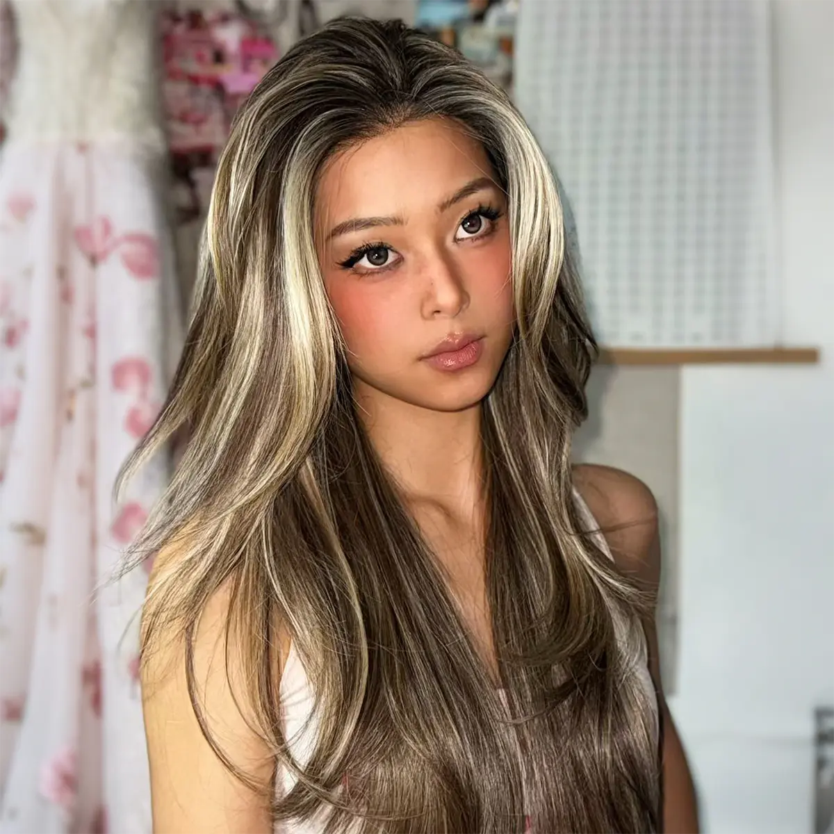 SMILCO Brown And Blonde Highlight Futura 22inch Long Straight 13*6 Free Part Synthetic Lace Front Low Density Pre-plucked Look Wig SM9123B Adjustable Cap for Daily Wear #Summervibes