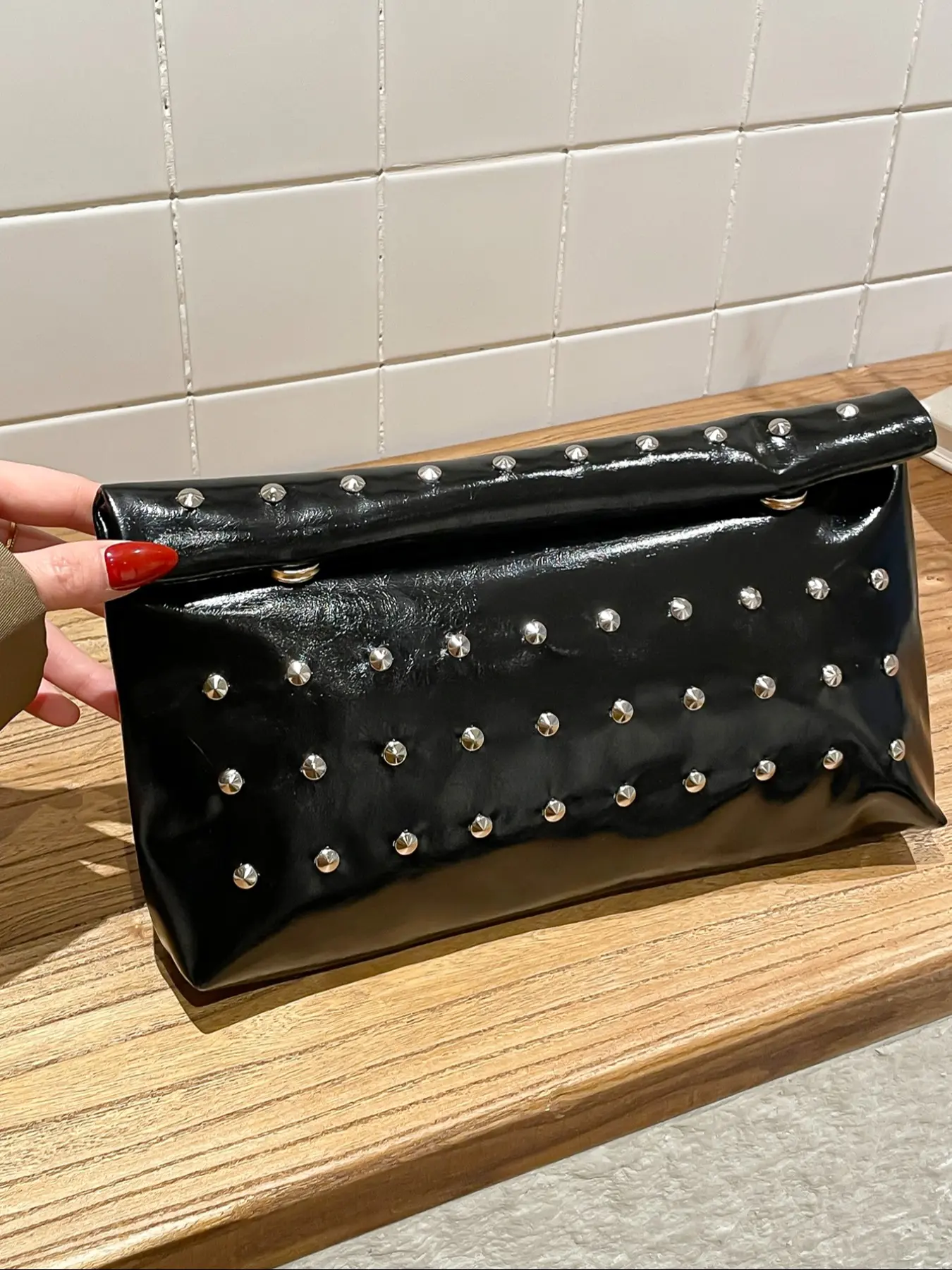 Korean Style Rivet Handbag, Large Capacity Plain Color Clutch Bag, Casual Trendy Envelope Purse for All Seasons, Trendy Metal Purse
