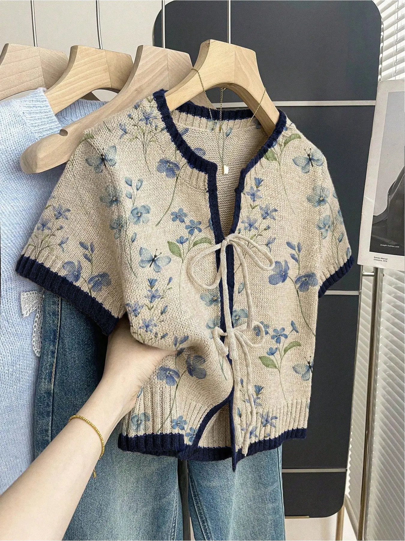 Women's Chic Khaki Bohemian Short-Sleeve Lightweight Knit Top, Casual Boho Soft Loose Round-Neck Design with Contrast Floral Print, Front Tie and Contrast Piping, Comfortable & Stylish for Spring & Summer Casual Wear