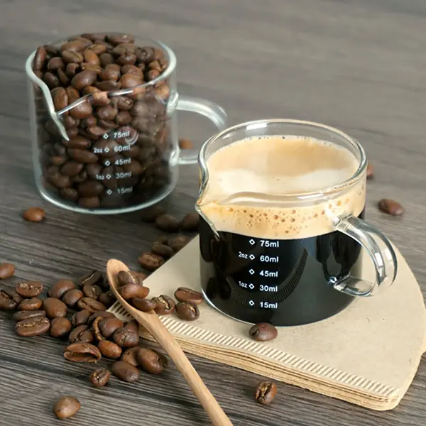 Pack of 2, 75 ml/2.5 oz glass measuring cups with graduations; coffee cup, espresso extraction cup, milk tea mixing cup; small household baking measuring cups suitable for kitchen and restaurant settings.