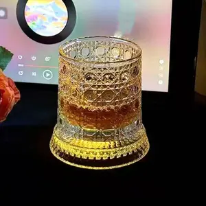Deluxe 360° Spinning Multicolor LED Light Glass -Crystal Glow Cocktail Cup，Stress Relief Spinning Glass - Elegant European-stylehome decor, barware, and gifts for specialoccasions and gatherings, Home Decor & Gifts | Elegant European-Style Barware