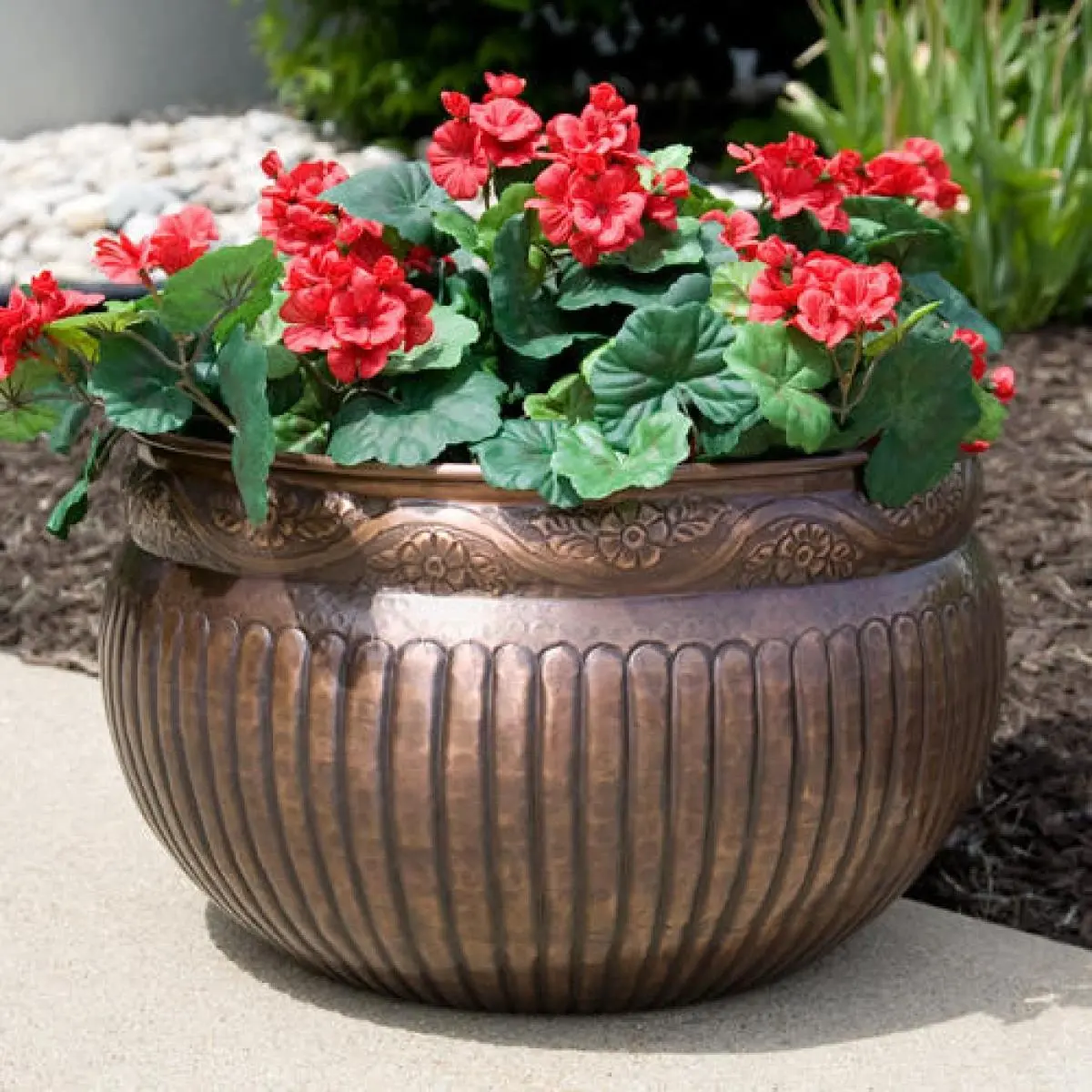 212 MAIN Robert Allen 12 in. Floral Planter with Handle, Vintage Copper Garden Pot for Home Improvement & Garden Supplies