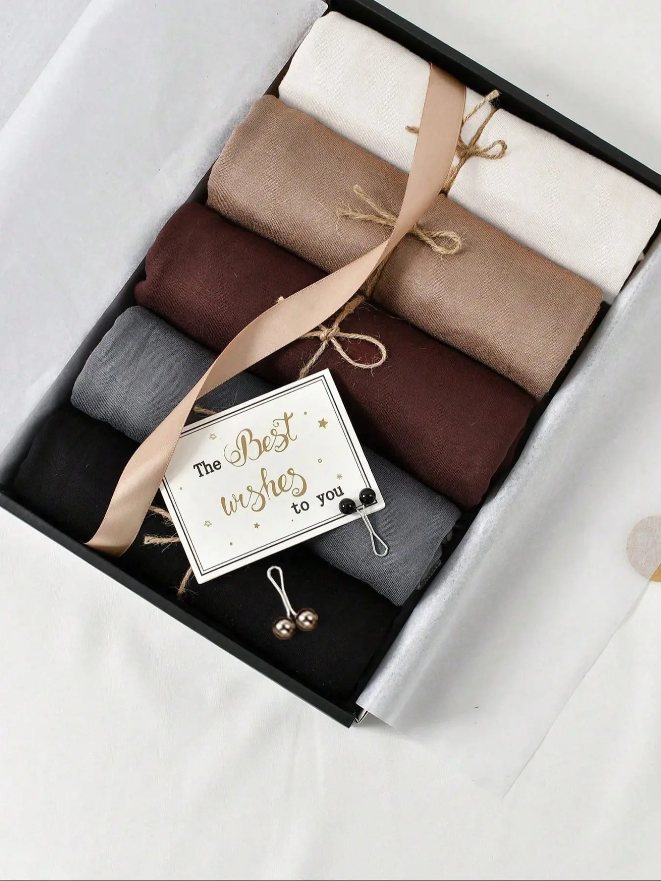Set of 5 Chiffon Scarves, Modest Muslim Hijab and 2 Hair Clips, Matching Head Scarf, Matching Colors & Patterns, Perfect for Ramadan & Daily Wear, Includes Gift Packaging