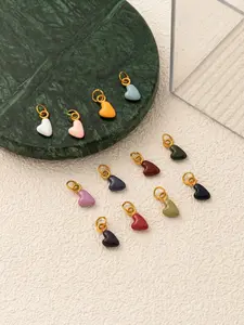 1PC stylish and minimalist bohemian-style pendant, featuring purple, pink, black, and white hearts. This heart-themed pendant is made of stainless steel plated with 18K gold and is suitable for DIY fashion accessories such as keychains, bags, and jewelry.