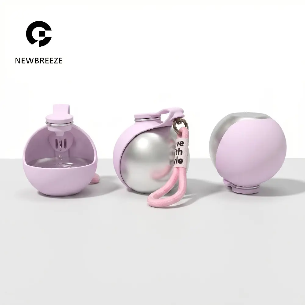 Portable stainless steel cat and dog kettle; buckle design is easy to carry; pink bottle body is full of vitality; drinking water design is clean and hygienic; stainless steel material is durable, silicone lanyard is comfortable and non-slip