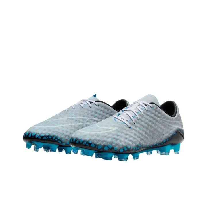 Brand-New Unisex Vintage Sports Collectible Soccer Cleats - Textured Dotted-Pattern Upper, Transparent Bright-Blue Ground Studs, Slim Low-Cut Lace-Up Design, Fine Sports Memorabilia with Original Matched Shoe Box Included