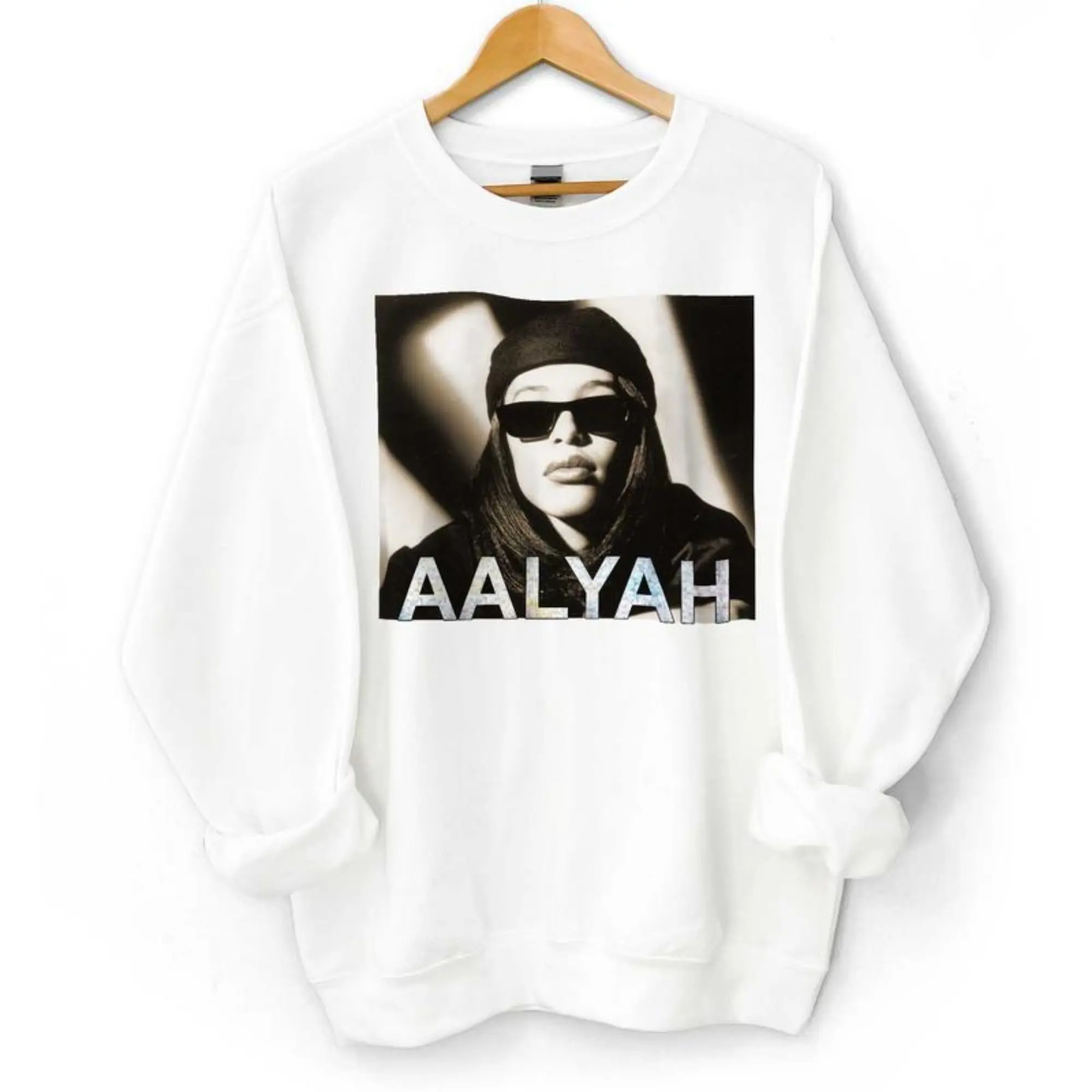 Aaliyah Graphic Tee, Hoodie, Sweatshirt - Stylish New Design, Fashionable T-Shirt, Perfect Gift for R&B Fans, Trendy Women Gifts, Music Lover Apparel