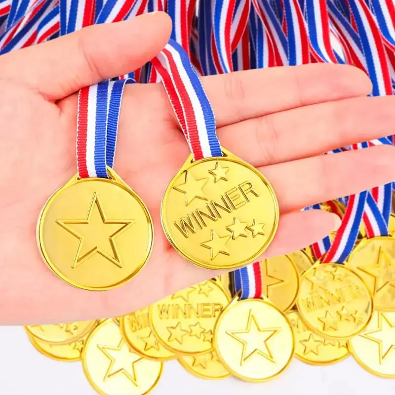30pcs Plastic Small Medals, Party Favor Pack for Games & Celebrations, Easter Baskets, Christmas, Halloween Decorations
