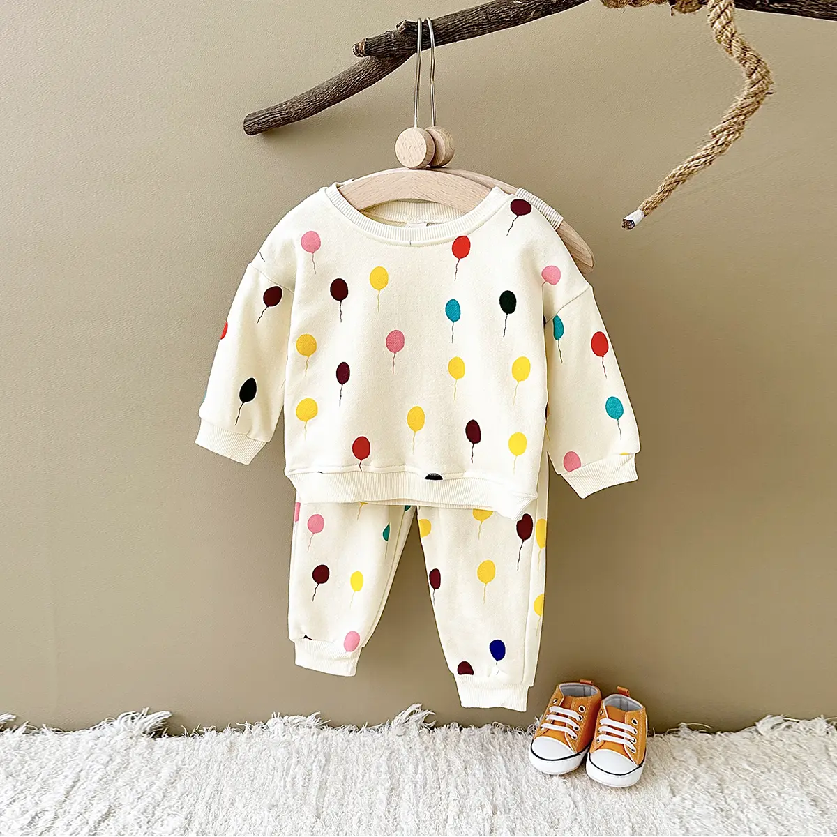 Two-Piece Spring/Autumn Baby Outfit Colorful Balloon Print Crewneck Sweatshirt + Loose Long Pants Infant Toddler Set