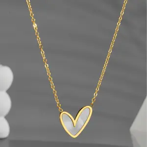 Women's Golden Heart Necklace, Luxurious Design, Simple and Elegant, Perfect for Daily Wear and Mother's Day Gifts