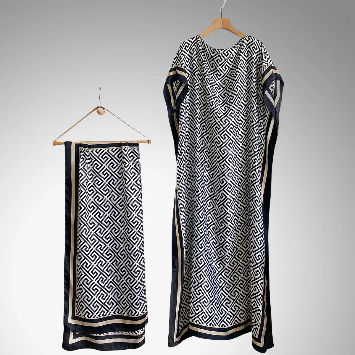 34-Labyrinth Grid Black and White