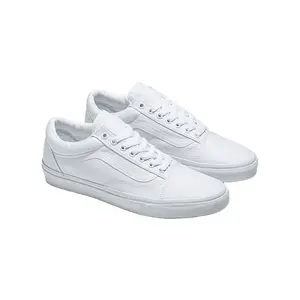 VANS Old Skool Classic Casual Sneaker Trainer, True White Low-Top Lace-Up Walking Shoes with Round Toe, Durable Suede Canvas Uppers for All Seasons