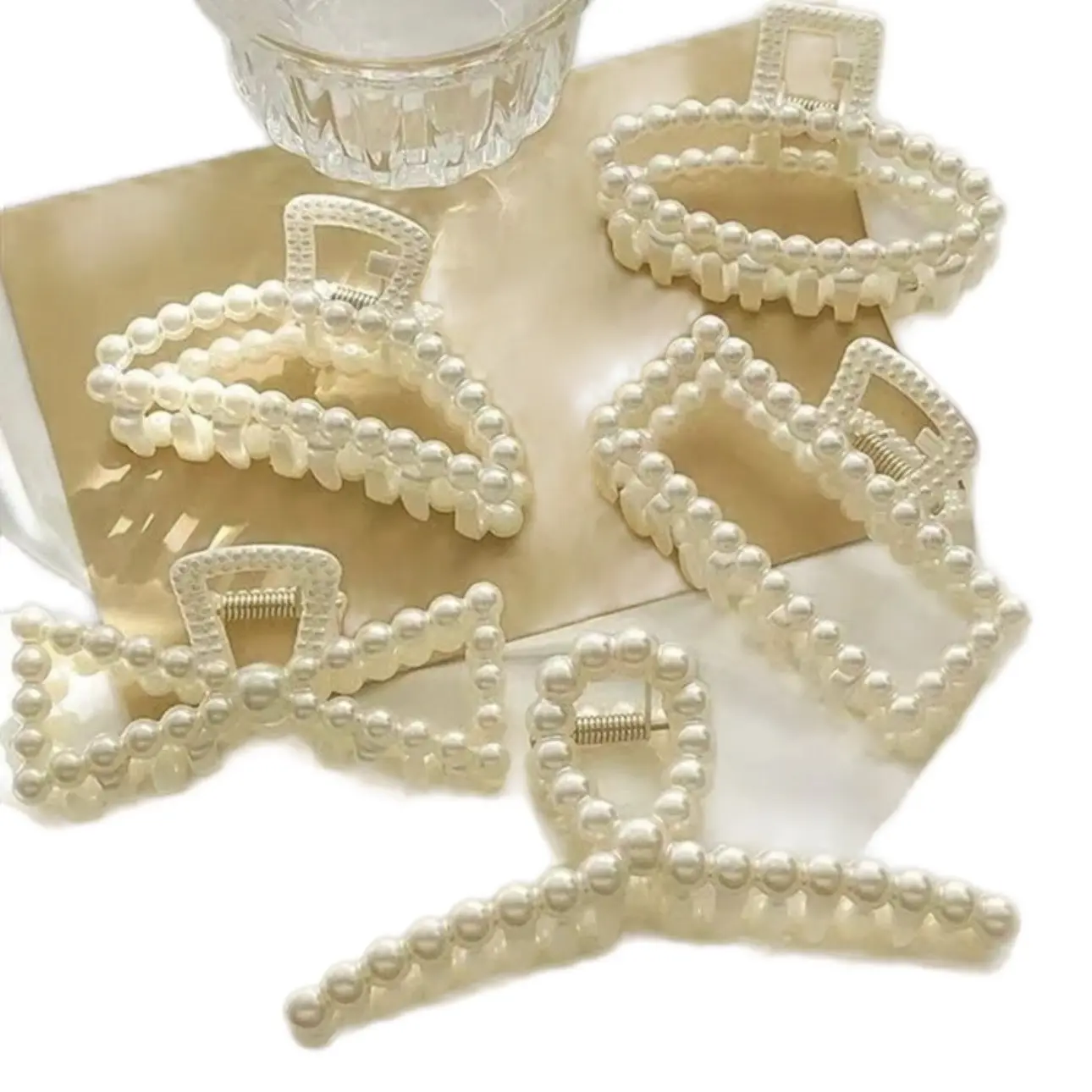 5pcs- Pearl Elegant Claw Clips