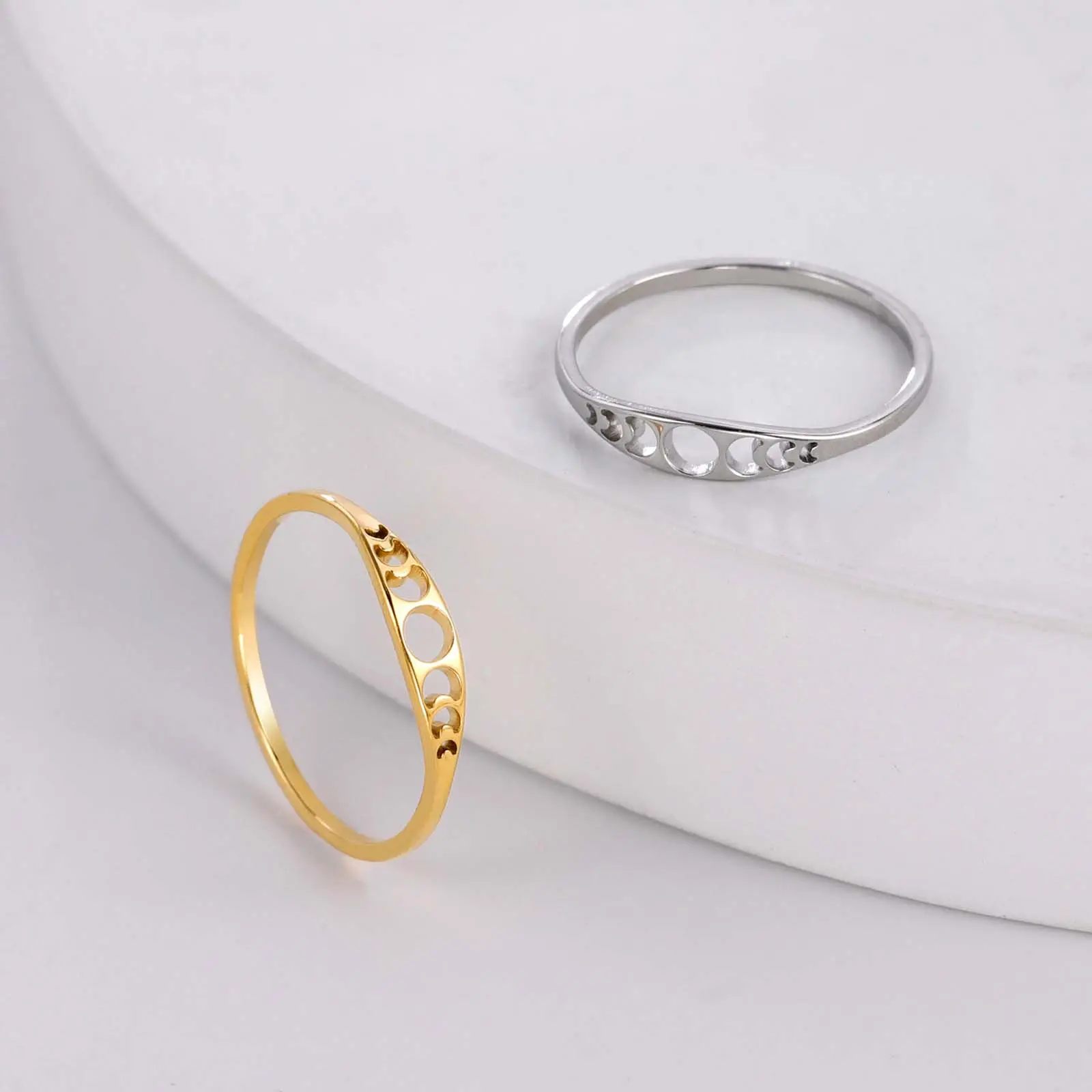 Titanium steel hollow sun crescent left and right guard ring ring personality exquisite stainless steel couple ring suitable for party gifts