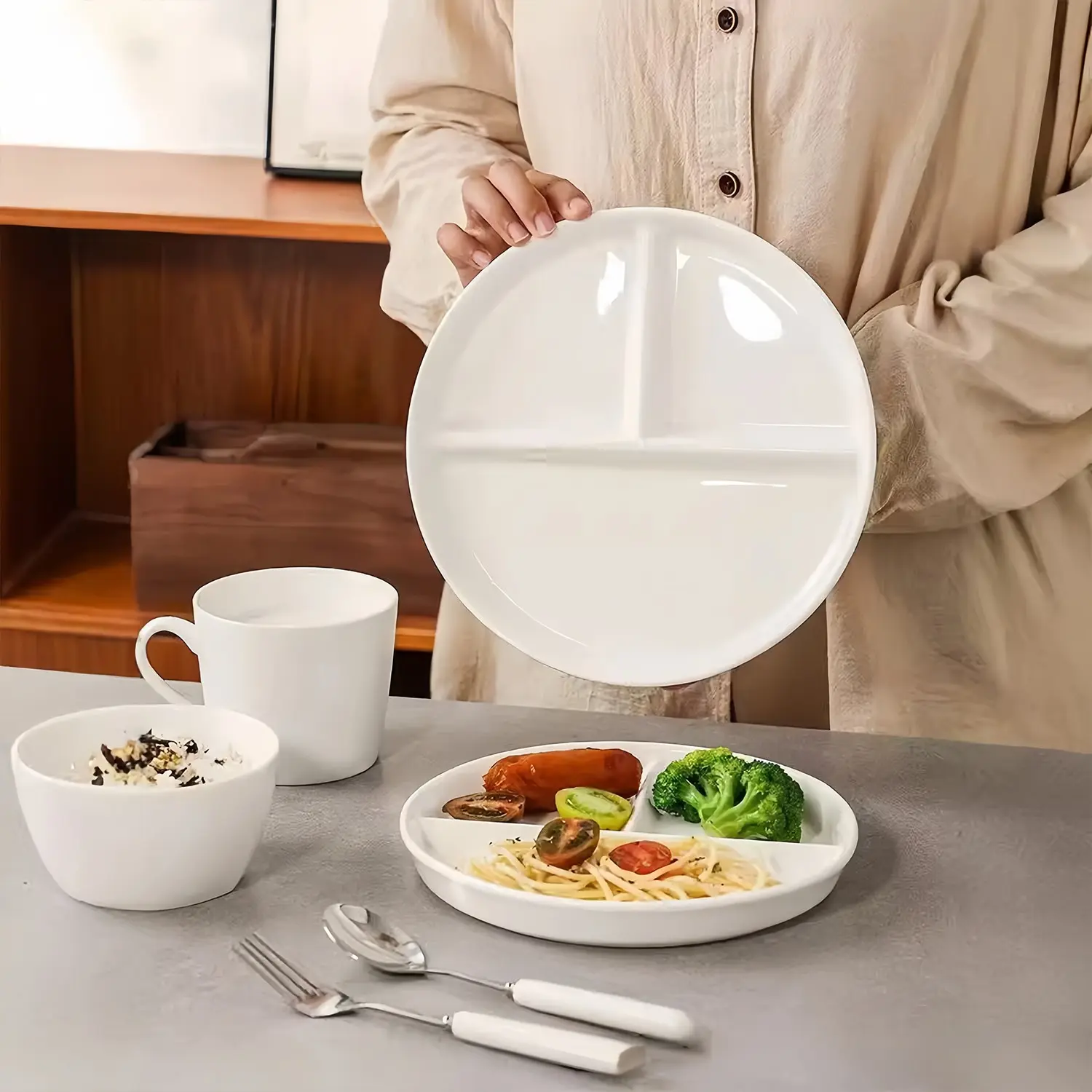 21cm White Ceramic Divided Plate, 3 Compartments Dinner Plate, 8.27 Inch Round Serving Platter for Portion Control, Meal Prep, Diet, Breakfast, Lunch, Microwave & Dishwasher Safe, 2.8cm Deep, Round Plates