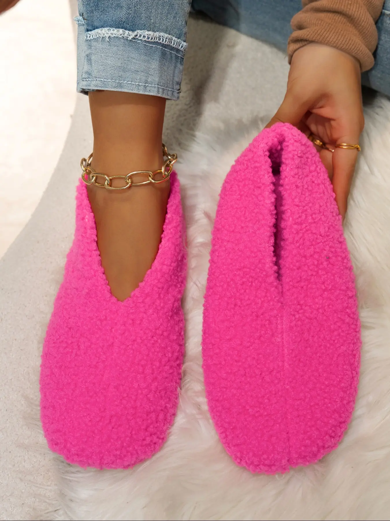 Unisex Soft Non-Slip Home Slippers, Fuzzy House Slippers, Fluffy House Slippers, Cozy Bedroom Slippers, Adult Rubber Sole One-Step Design, Fuzzy Loafer Style, Indoor Casual Shoes for Men and Women