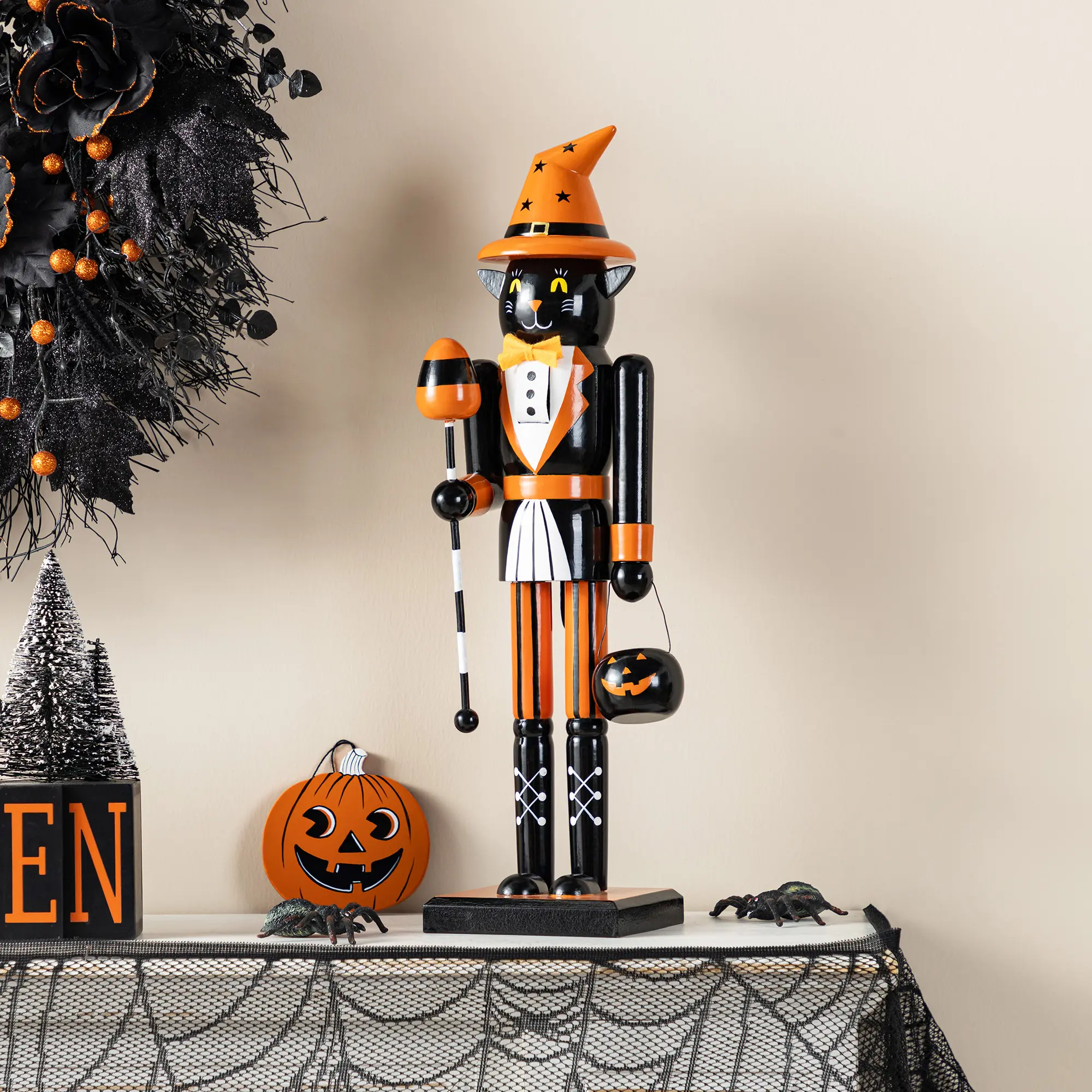 Glitzhome 18.50"H Halloween Wooden Black Cat Nutcracker w/Pumpkin Ornament