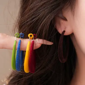 Retro Silver Needle Earrings: Elegant, Minimalist Flocked Circular Hoops with Light Luxury & Sophistication – Stylish Autumn/Winter Statement Pieces with Unique Design