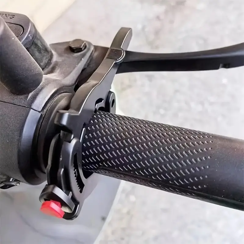 1pc Easy-to-install Motorcycle Cruise Control Clip, Waterproof Sunscreen Accelerator Assistant Motorcycle Car Accessories, Motorcycle Accessory