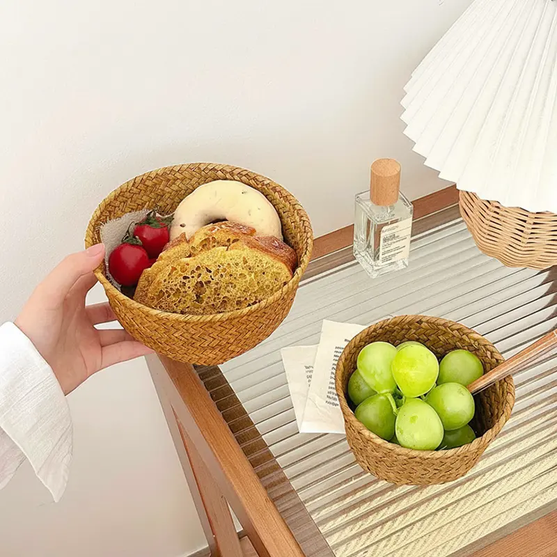 Handmade Seagrass Woven Round Rattan Storage Basket, Home Kitchen Restaurant Coffee Table, Fruit and Vegetable Tray, Cosmetic Storage