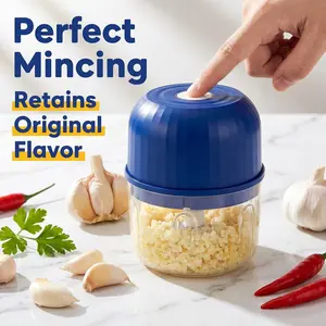 Electric garlic chopper with 2 sharp blades and a USP charging cable; portable kitchen tool suitable for garlic, onions, ginger, chili peppers, and carrots; food processor and kitchen vegetable chopper/vegetable cutting tool.