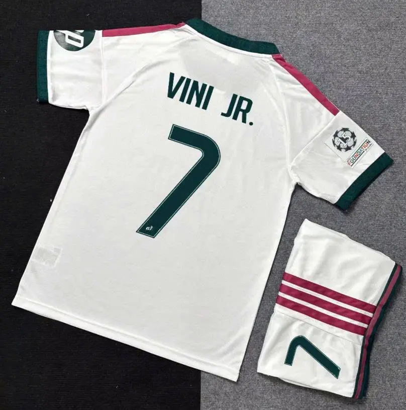 White Soccer Jersey Green Shorts Set - 2026/27 Soccer Kit, Breathable Sportswear