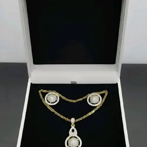 conjunto 14k laminado aretes y cadena resistente agua cloro y sudor uso diario