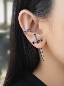 Vintage Gothic Sword Earrings Rhinestone Crystal Dagger Earrings Punk Style Sword Dangle Earrings Costumes Festival Jewelry for Women and Men Cross Dangle Earring Fashionable Earrings