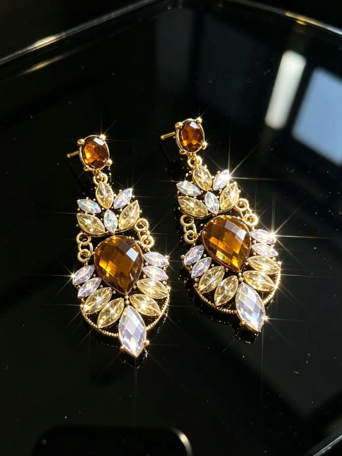 1 pair of retro court style colorful hanging Dangling earrings, aristocratic ladies' banquet and wedding style statement earrings, High Quality Earrings