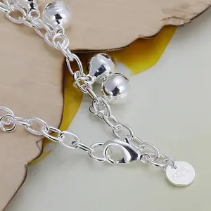 Elegant Style Women's Bracelet with Pendant Design, High-Quality Accessory for Weddings, Parties Elegant Style Women's Bracelet with Pendant Design, High-Quality Accessory for Weddings, Parties
