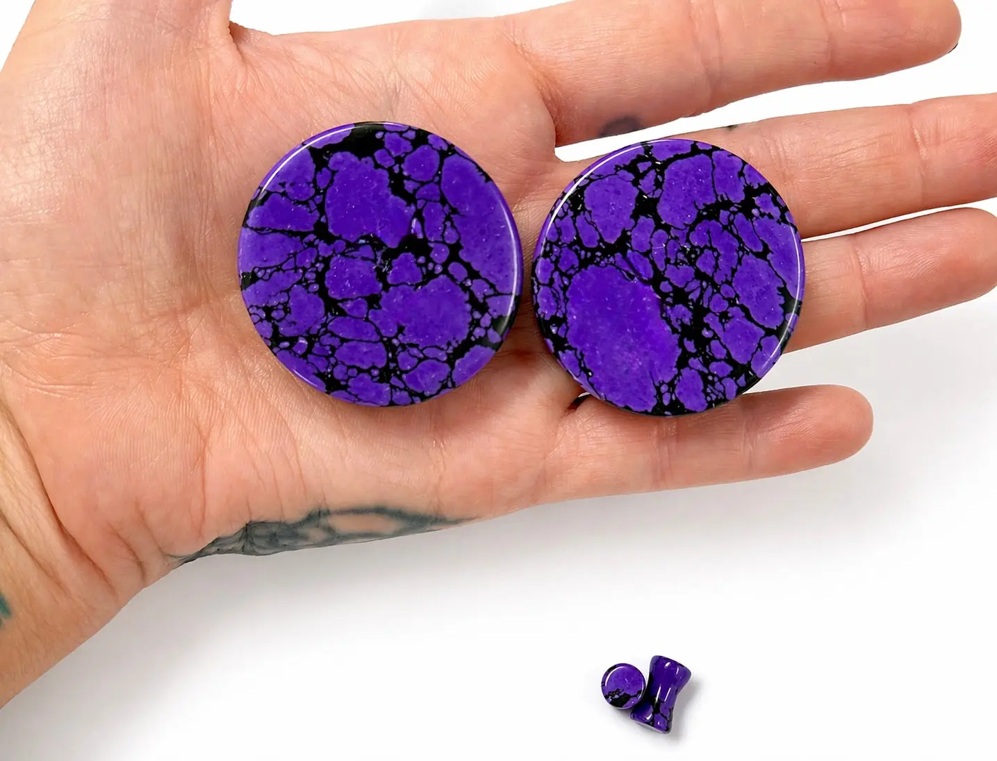 Natural Crystal Purple Howlite Double Flare Gauge Stretched Ear Hoops - Lightweight, Comfortable Earring Set for Stretched Ears, Unique Design Jewelry Accessories Available in Multiple Sizes