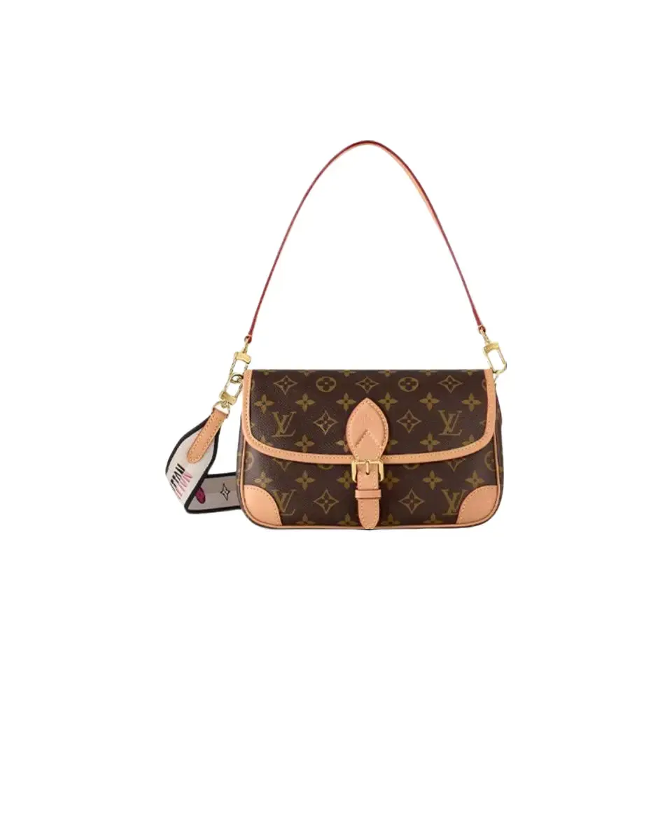 Pre-owned Louis Vuitton Diane Monogram Baguette Shoulder Bag Compact, Iconic Shape, Ideal for Everyday Wear