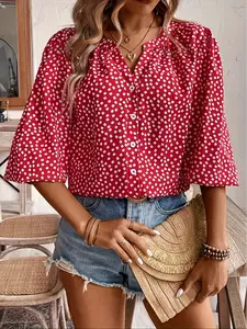 A women's fashionable versatile casual red floral V-neck lantern sleeve shirt, suitable for summer, daily casual wear, vacation, and commuting.