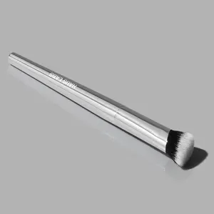 TRICLONE™ SKIN TECH CONCEALER BRUSH