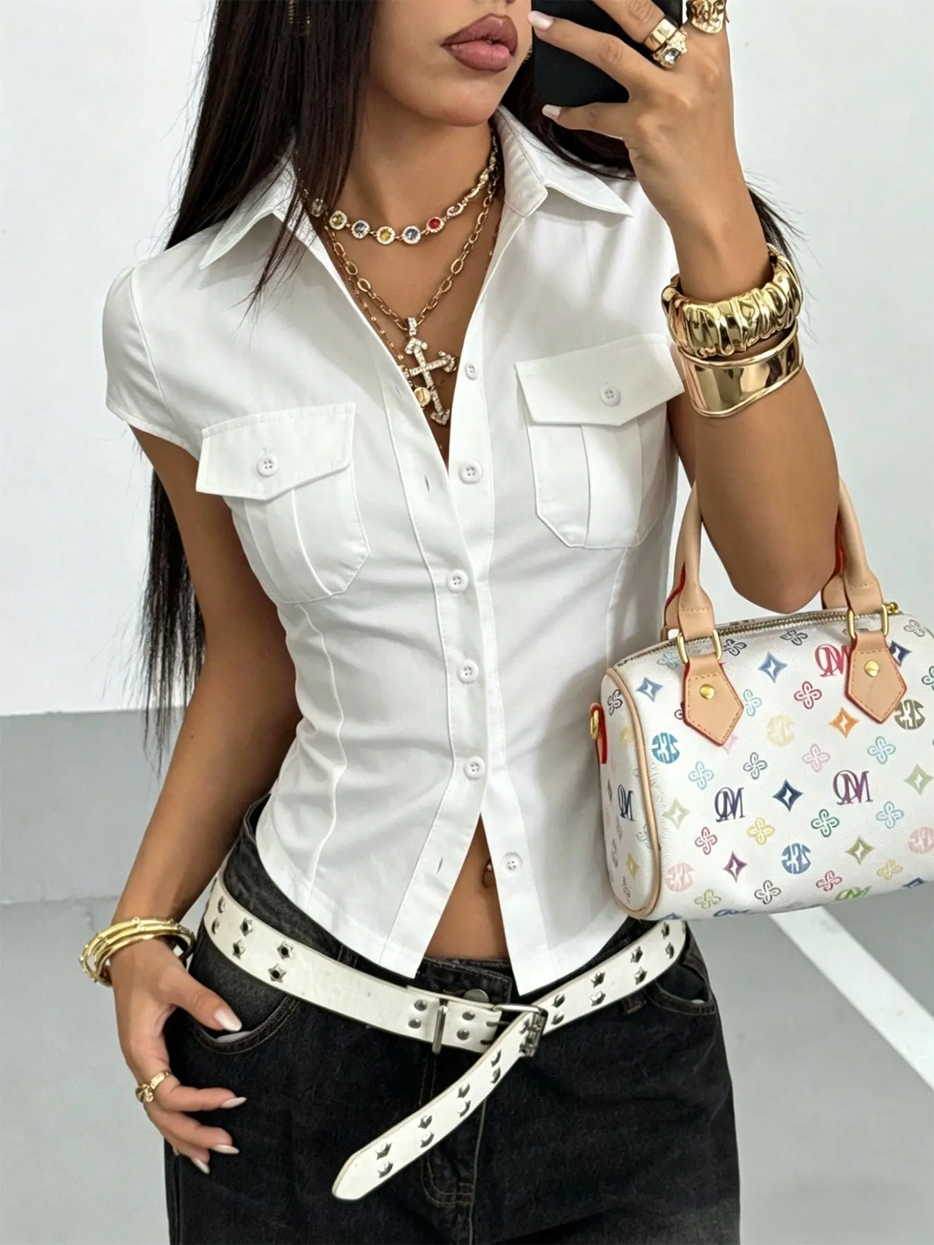 Women's White Short Sleeve Casual Collared Button Down Crop Shirt, Slim Fit Pocket Detail Casual Workwear Blouse Top, Suitable for Daily Outings and Office Outfits