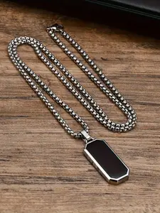 Geometric rectangular pendant necklace, Minimalist Chain Necklace, Stainless Steel Necklace, hip-hop punk style, fashionable and durable design, suitable for daily wear and vacations. The perfect gift for your boyfriend and father.