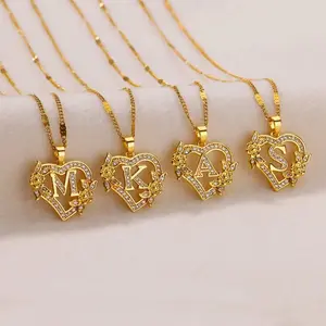 Elegant and unique copper openwork heart-shaped letter pendant necklace, a versatile and stylish 26-letter diamond-encrusted pendant necklace for the collarbone.