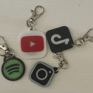 Insta, Facebook, Snap, YouTube NFC KeyChain All Content Creators a must.      JUST TAP!