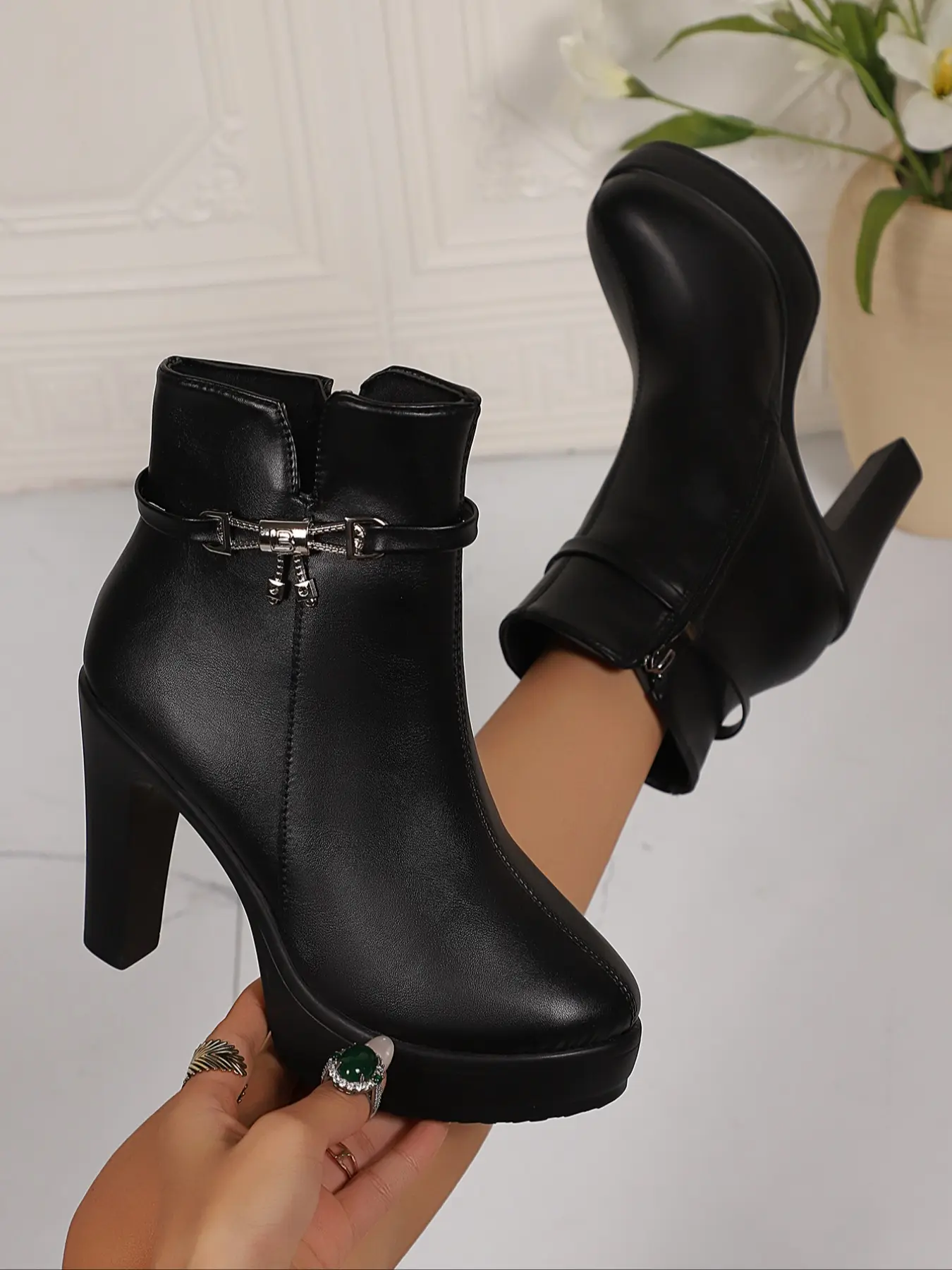 Women's Black Leather Ankle Boots with Chunky Heel & Metal Buckle, Elegant Boots, High-Heeled Footwear, Versatile for Dressy Occasions, Evening Wear & Urban Style, Female All-match Trendy Retro for Party & Daily Commuting, Winter Booties