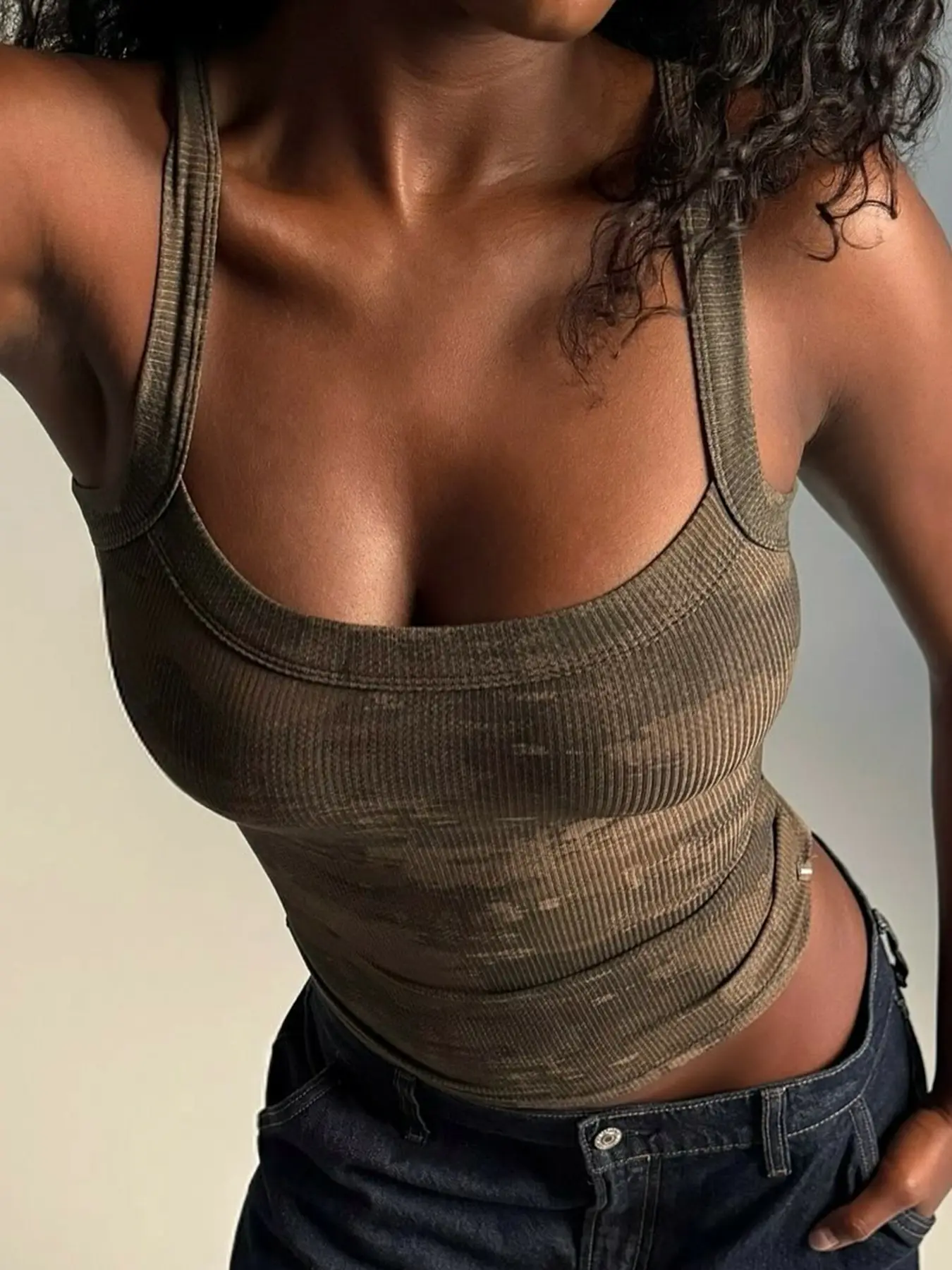 Camouflage Casual Sleeveless Crop Top, Halter Neck, Sexy Backless Design, Inner Layered Wear, Elastic Knit Camouflage Pattern Tank, Slim-Fitting, Stylish Women's Clothing