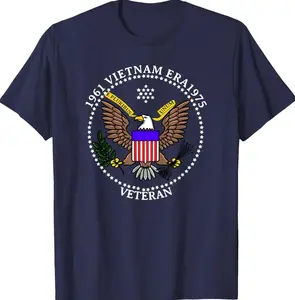 1961 Vietnam Era 1975 Emblem Veteran Soldier T-shirt for Men Patriotic Military Pride USA Flag Veterans Day Trendy Gift for Veterans Short Sleeve Tees