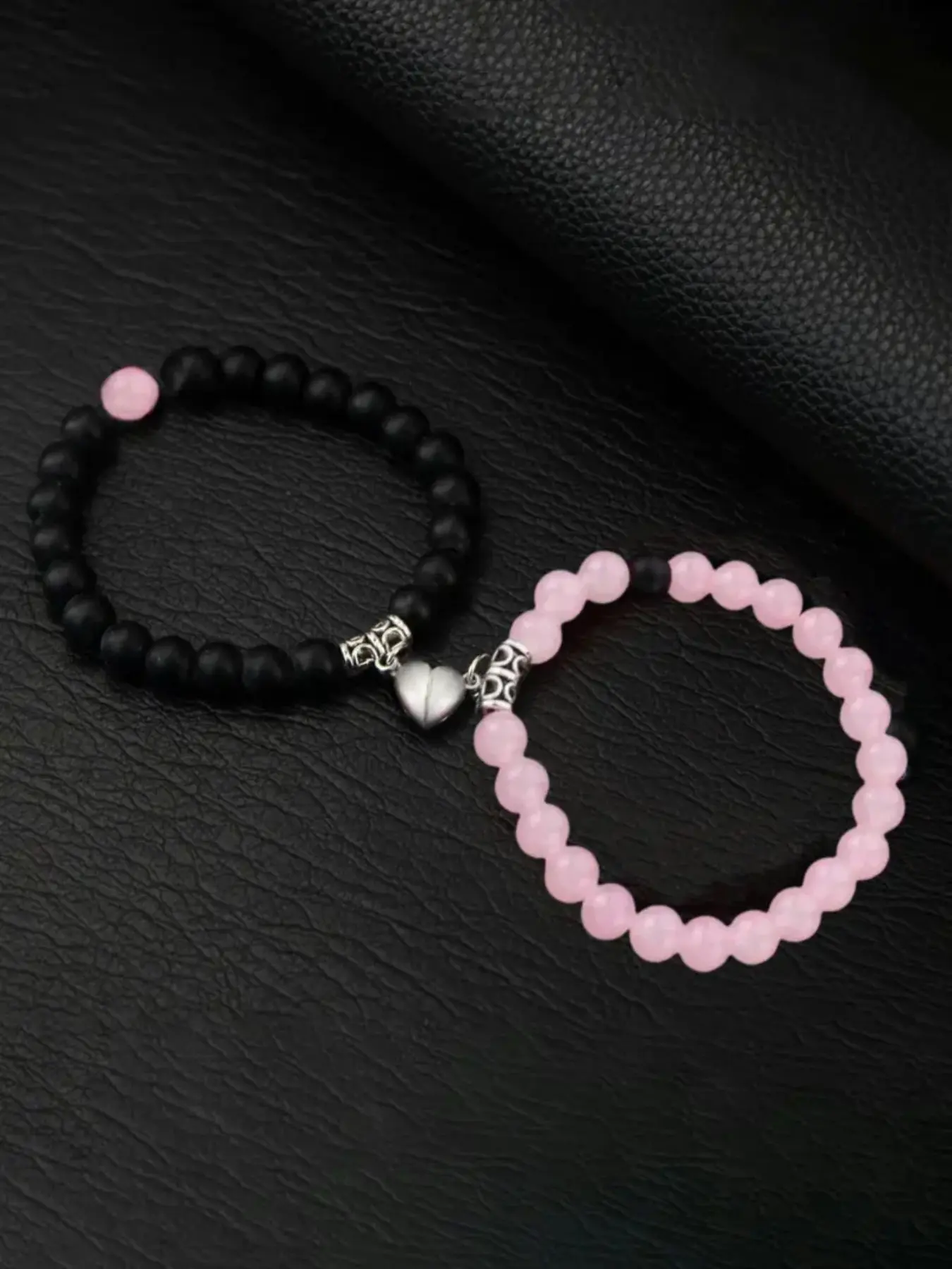 Ligui Magnetic Heart Charm Beaded Bracelet Set, Friendship Bracelets, Fashionable Couple & Friendship Piece Featuring an Exquisite Fashion Element, Ideal Gift for Birthdays, Valentine's Day, and Special Moments, Stylish Cool Accessory