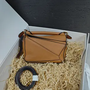 Pre-owned Loewe Leather Shoulder Bags 7.8'' R5719 Shoulder Bag C14308462318 0325 T2 Betsy