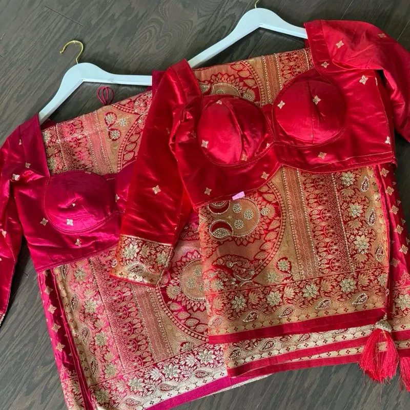 Women's Khaddi Silk Saree with Matching Blouse