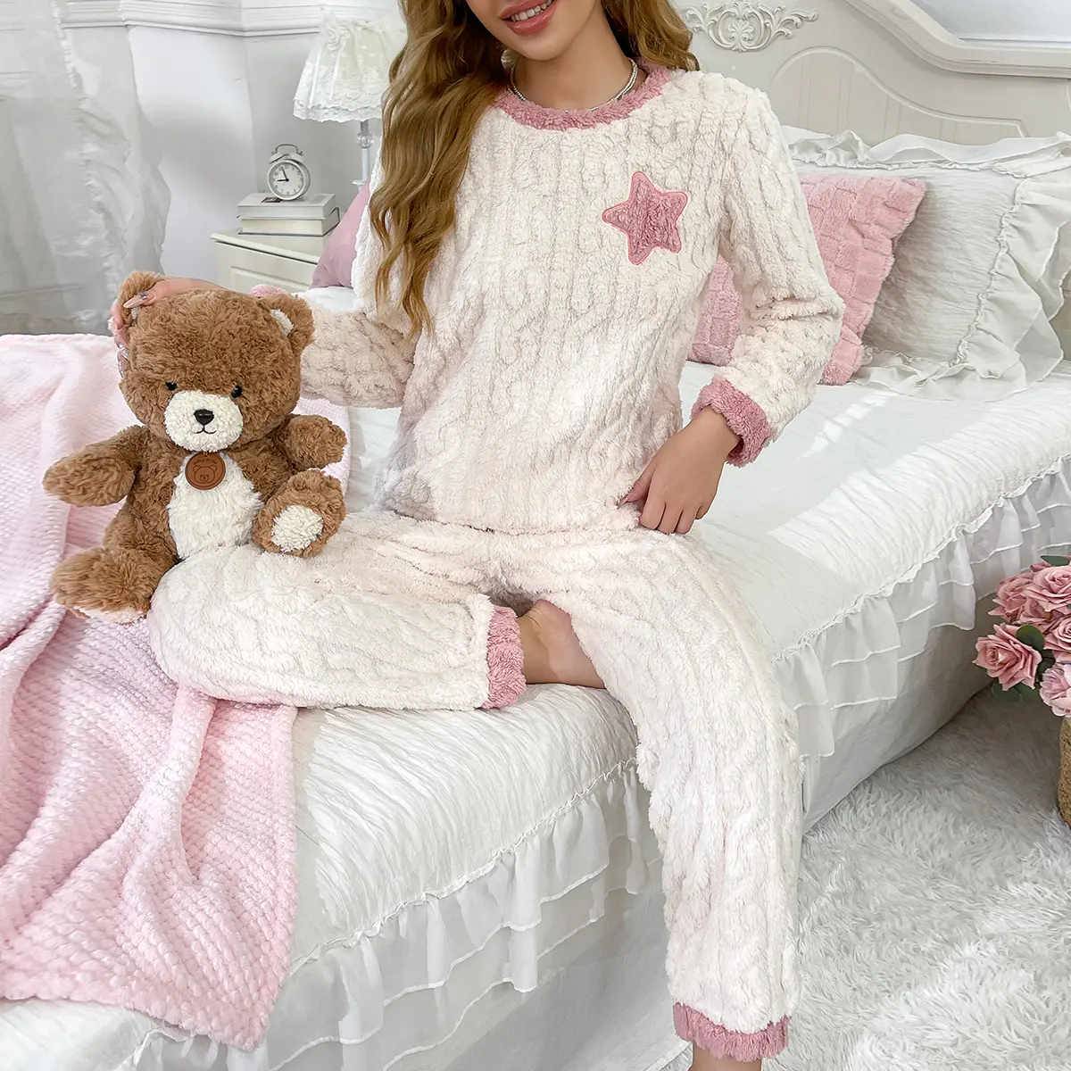 Women's Plush Pajamas Set Autumn Winter Thick Warm Loungewear Soft Comfy Sleepwear for Daily Home Use