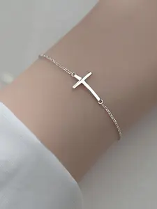 Women's 925 Silver Cross Bracelet Adjustable Simple Design Hypoallergenic Jewelry Gift for Women Daily Wear Elegant Accessory Exquisite Bracelet