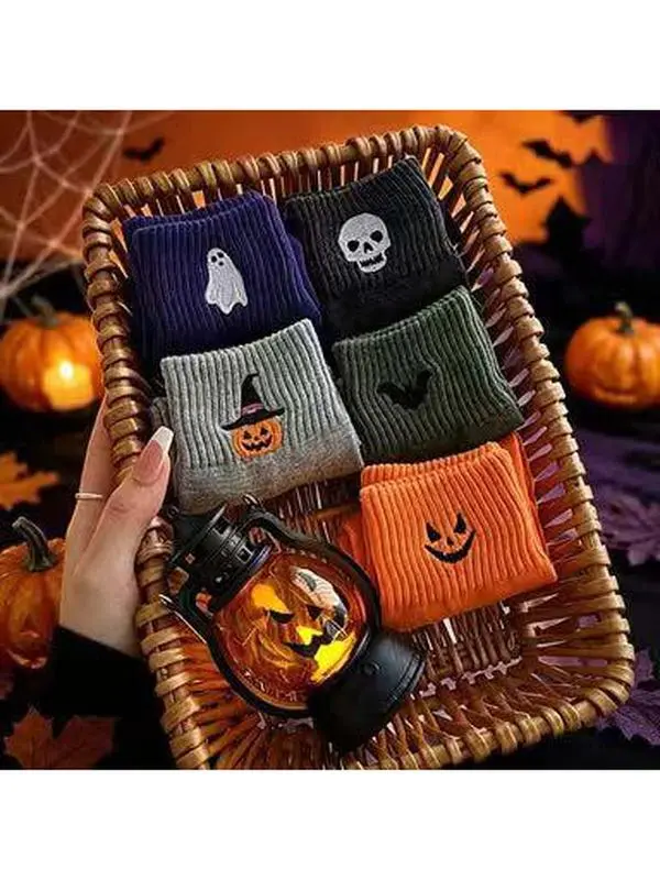 Viral Cute Halloween Socks for Women, 5 Pairs Cozy Novelty Crew Socks Set, Funny Pumpkin Ghost Cartoon Mid-Calf Knit Socks, Breathable Knit Halloween Footwear, Spooky Cartoon Holiday Apparel, Ideal Trick-or-Treat Outfit & Holiday Gift for Ladies