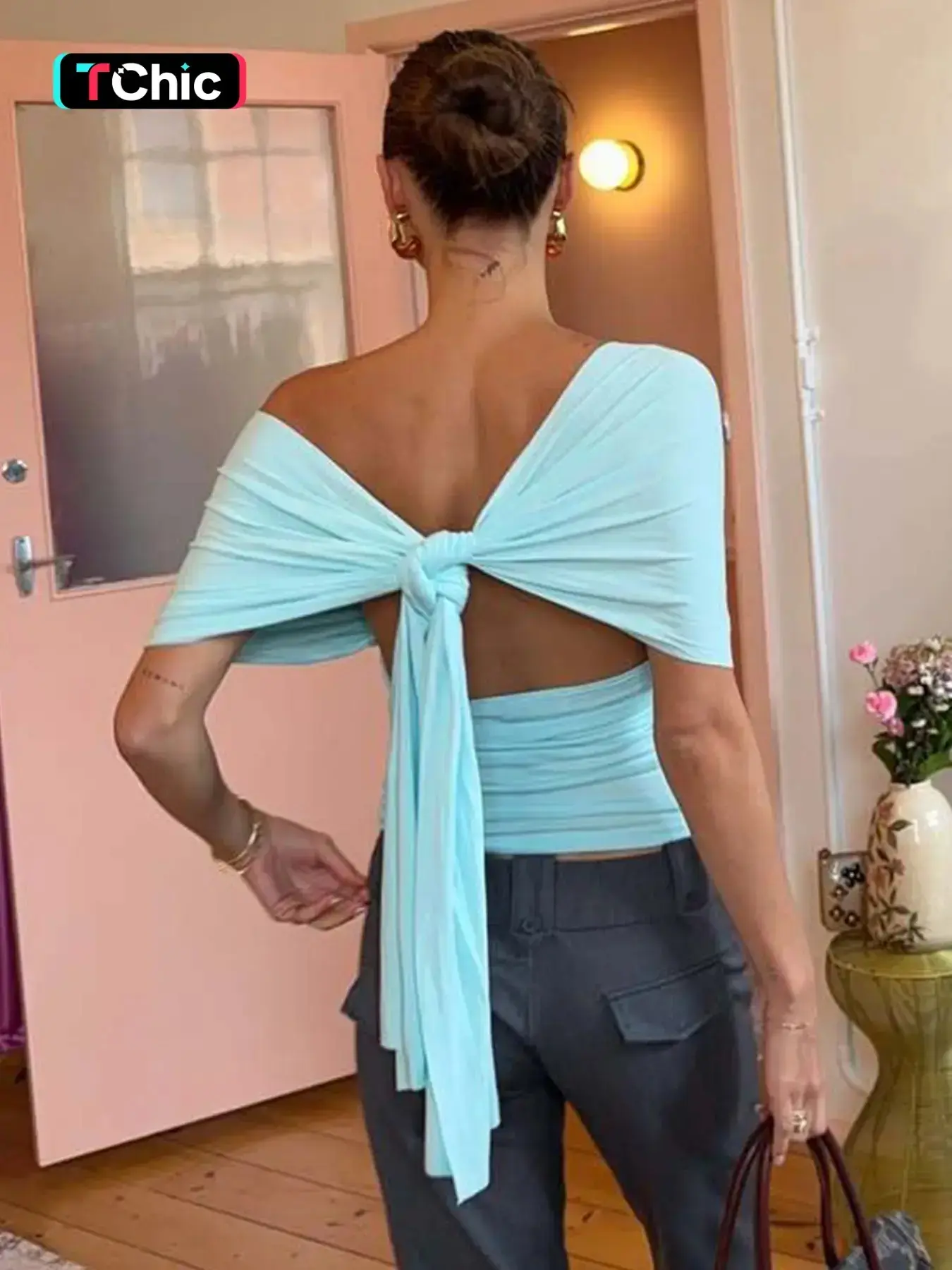 Women's Solid Color V Neck Cut Out Tie-Back T-shirt, Plain Slim-Fit Backless Ruched Top, Ladies Summer Wear for Parties & Daily Wear, Backless Fitted Shirt