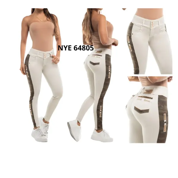Premium Colombian jeans with glitter on the pockets, a three-button waistband, and a push-up effect that enhances the buttocks. The slim fit features a delicate rhinestone embroidery design that accentuates your curves. Beautiful jeans.